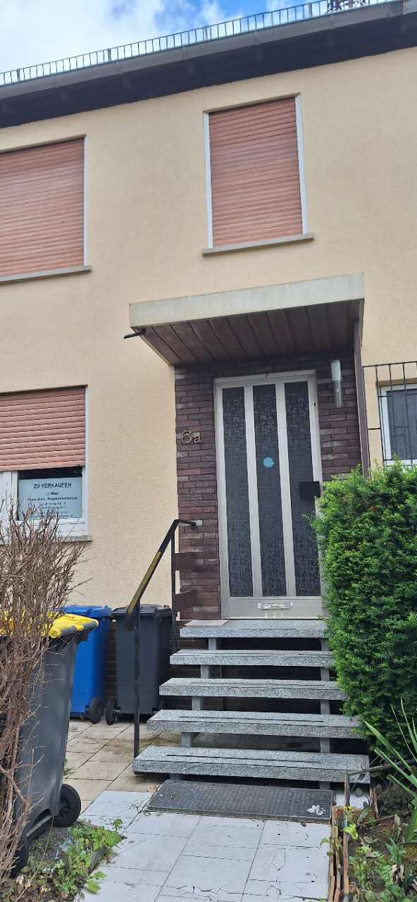 Sanierungsbedürftiges Reihenhaus in ruhiger Wohnlage