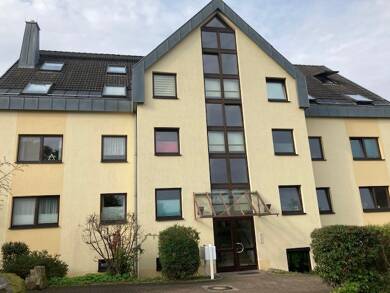 Wohnung zum Kauf 125.000 € 3 Zimmer 82 m² EG Neue Straße 2 Limbach-Oberfrohna Limbach-Oberfrohna 09212