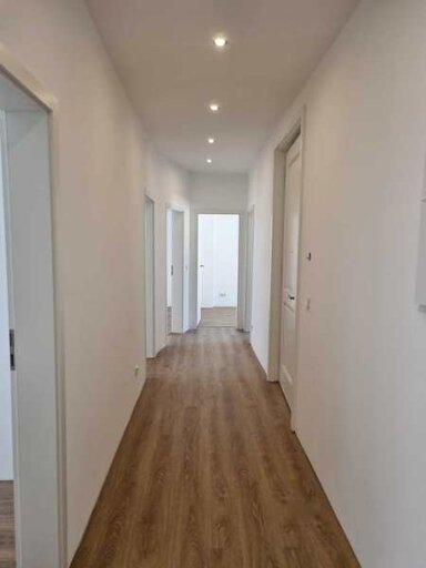 Wohnung zum Kauf provisionsfrei 160.000 € 5 Zimmer 114 m² frei ab sofort Robert-Koch-Straße Markranstädt Markranstädt 04420