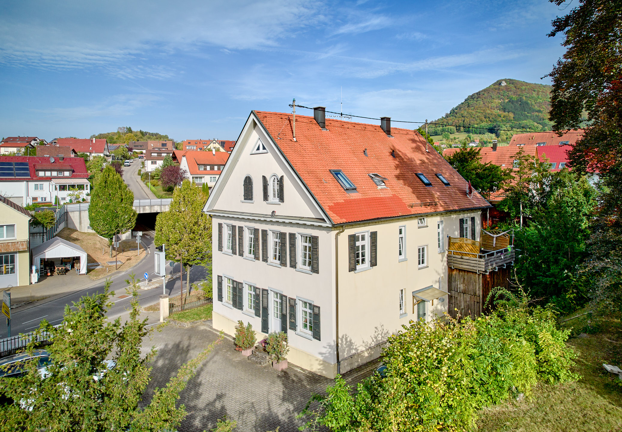 Mehrfamilienhaus zum Kauf 600.000 € 12 Zimmer 333,8 m²<br/>Wohnfläche 1.068 m²<br/>Grundstück Beuren Beuren 72660