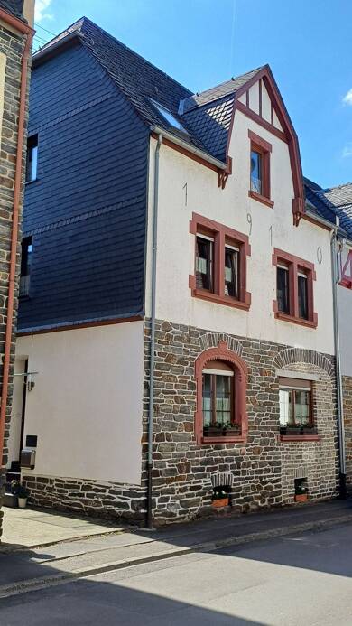 Haus zum Kauf provisionsfrei 259.000 € 6 Zimmer 130 m² 366 m² Grundstück Enkirch Enkirch 56850