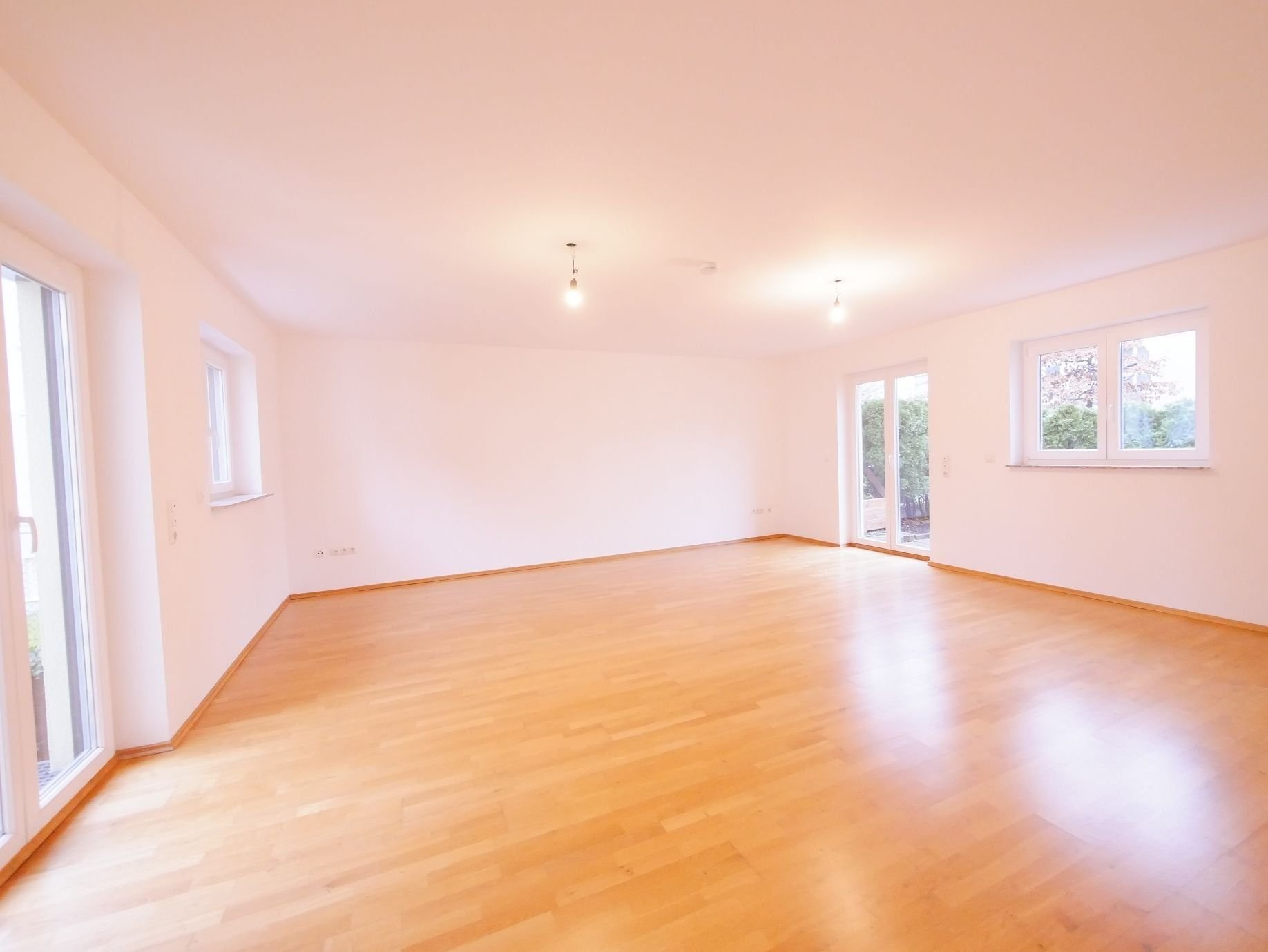 Terrassenwohnung zum Kauf 599.500 € 4 Zimmer 150 m²<br/>Wohnfläche EG<br/>Geschoss Poing Poing 85586