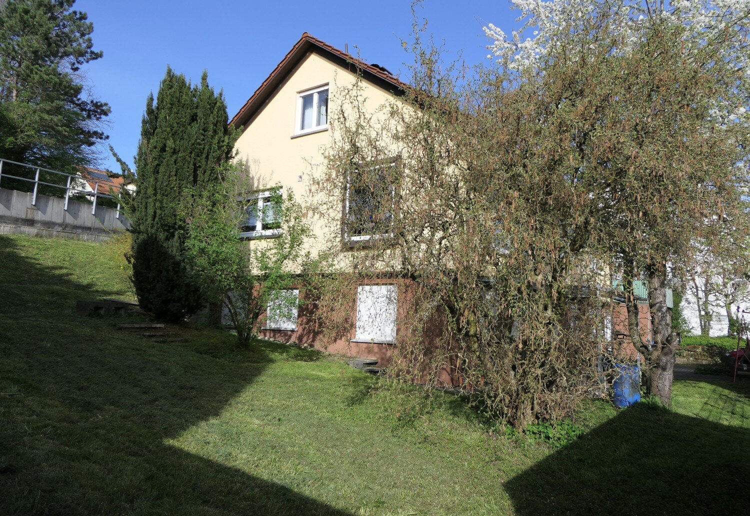 Mehrfamilienhaus zum Kauf 499.000 € 9 Zimmer 216 m²<br/>Wohnfläche 658 m²<br/>Grundstück Eislingen Eislingen 73054