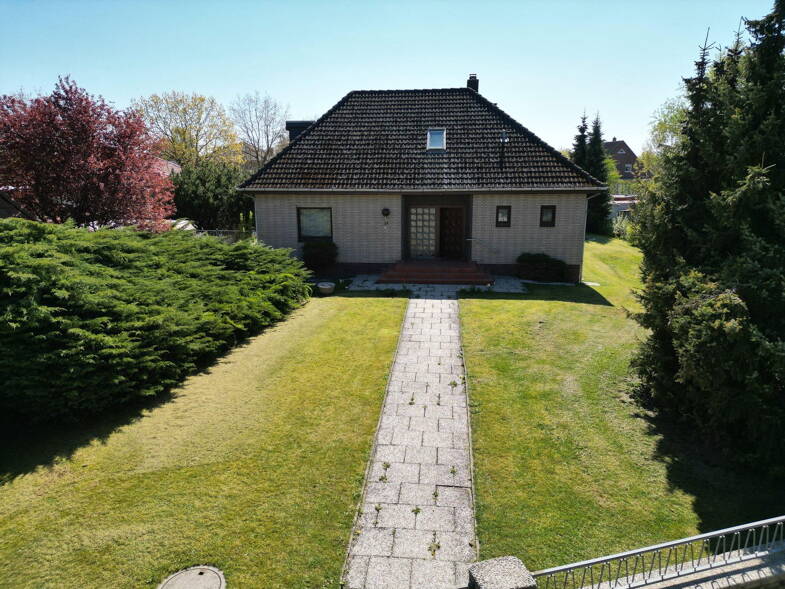 Einfamilienhaus zum Kauf provisionsfrei 387.000 € 7 Zimmer 212 m² 1.347 m² Grundstück Dorfstraße 39 Stakendorf 24217