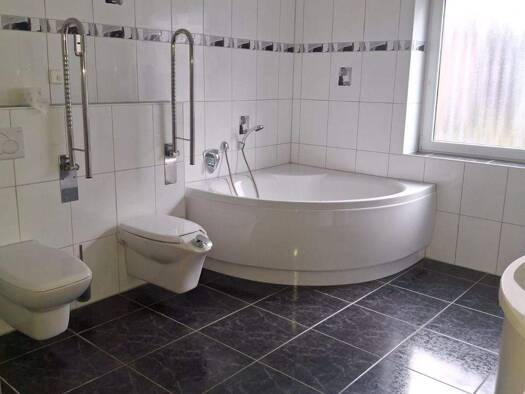 Wohnung zur Miete 750 € 3 Zimmer 82 m² EG frei ab sofort Gnesener Straße 20 Lehe Bremerhaven 27576