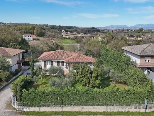 Villa zum Kauf 520.000 € 4 Zimmer 210 m² 1.500 m² Grundstück frei ab sofort Strada Peschiera 33 Ponti sul Mincio 46040
