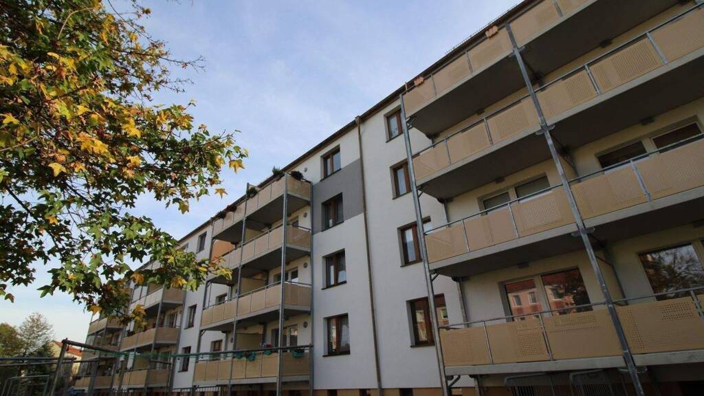 Wohnung zur Miete 384 € 3 Zimmer 59 m² 1. Geschoss frei ab sofort Griesheimer Straße 14 Wilkau-Haßlau 08112