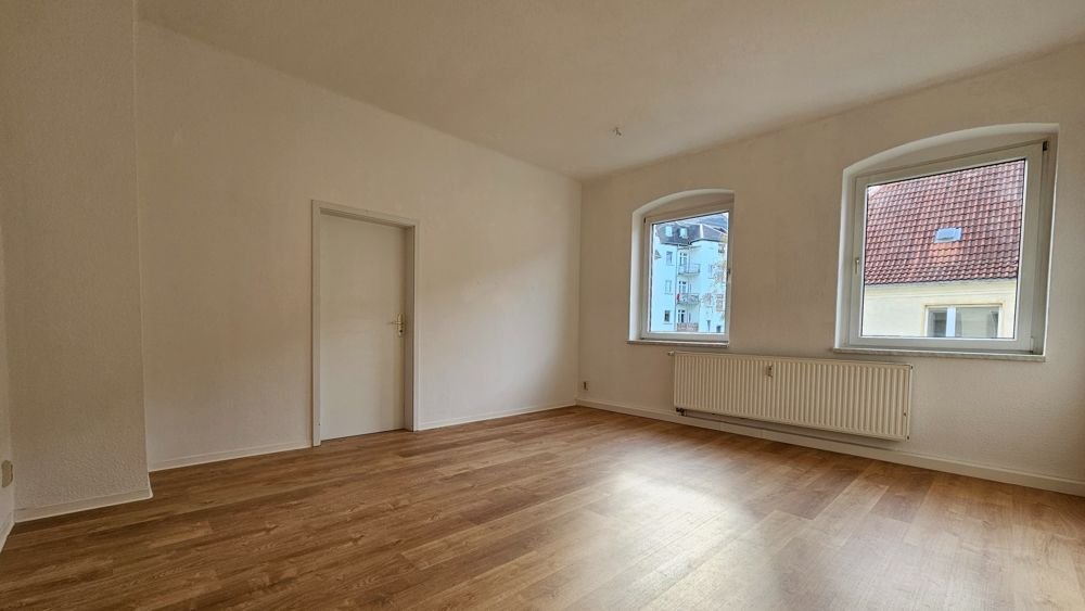 Wohnung zur Miete 440 € 3 Zimmer 81,6 m²<br/>Wohnfläche 2.<br/>Geschoss Lutherstraße 15 Aue 08280