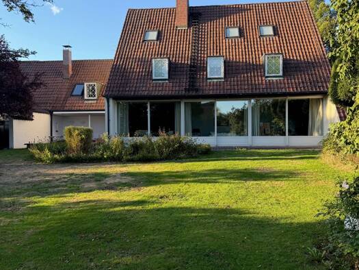 Haus zum Kauf 725.000 € 9 Zimmer 270 m² 1.339 m² Grundstück Lerchenfeld Weiden in der Oberpfalz 92637