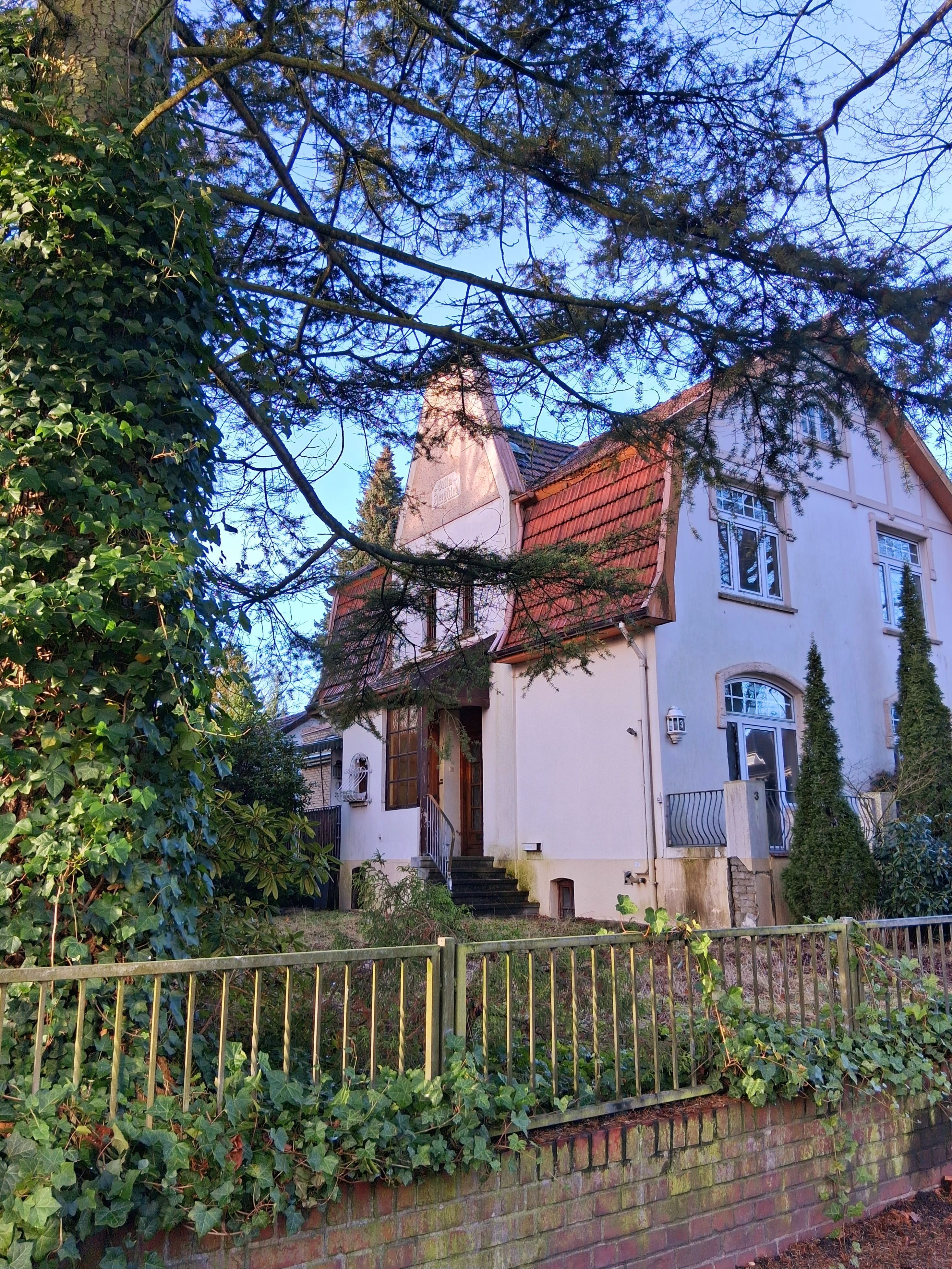 Villa zum Kauf 999.000 € 8 Zimmer 1.764 m²<br/>Grundstück ab sofort<br/>Verfügbarkeit Schnelsen Hamburg 22457