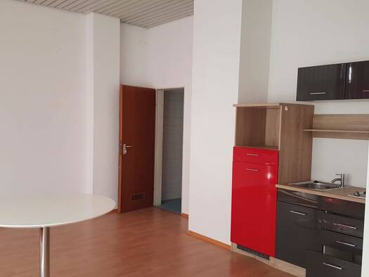 Laden zum Kauf 5.638 € 2 Zimmer 70 m² Verkaufsfläche teilbar ab 46 m² Unterpfaffenhofen Germering 82110