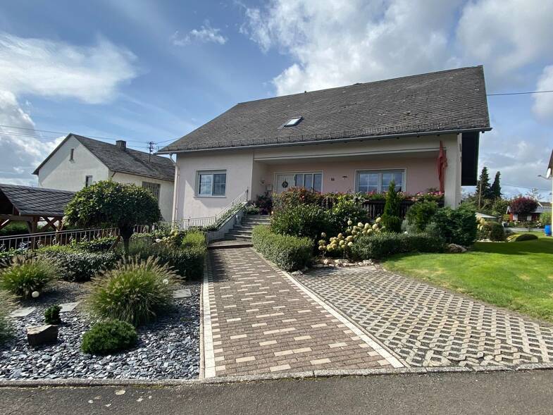 Haus zum Kauf 299.000 € 230 m² 1.519 m² Grundstück Mastershausen 56869
