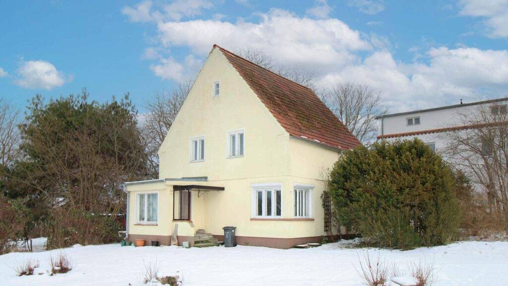 Einfamilienhaus zum Kauf 180.000 € 4 Zimmer 112 m² 2.830 m² Grundstück Garz Garz/Rügen 18574