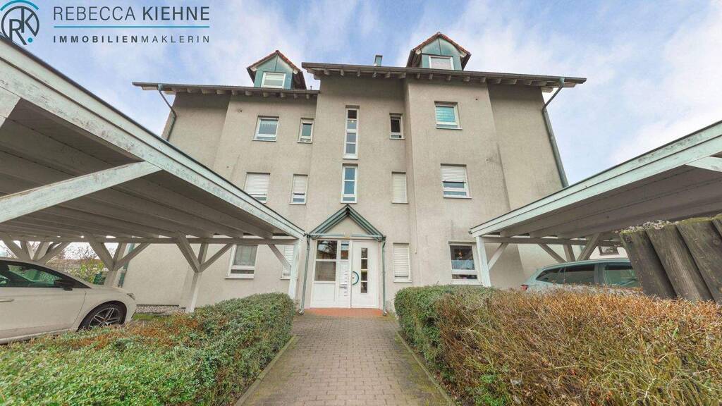 Wohnung zur Miete 450 € 3 Zimmer 69,2 m² frei ab sofort Von-Haake-Straße 1 Ermlitz Schkopau 06258