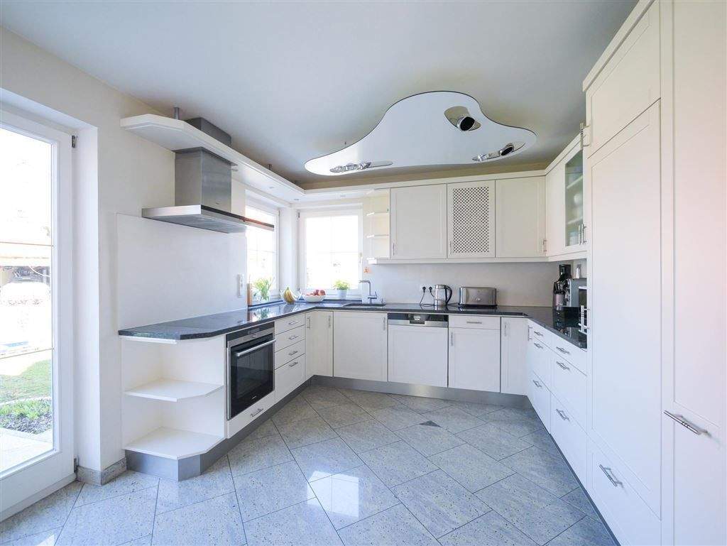 Immobilie in Mammendorf - Großzügiges Einfamilienhaus mit separatem Arbeitsbereich, Wellnessbereich und Doppelgarage - Bild 4