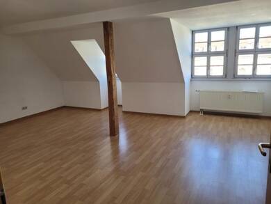 Wohnung zur Miete 414 € 2 Zimmer 68,9 m² Dachgeschoss, 3. Geschoss Lindenring 4 Naumburg Naumburg 06618