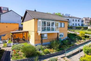 Einfamilienhaus zum Kauf 239.000 € 5 Zimmer 129 m² 1.076 m² Grundstück Zeil Zeil 97475