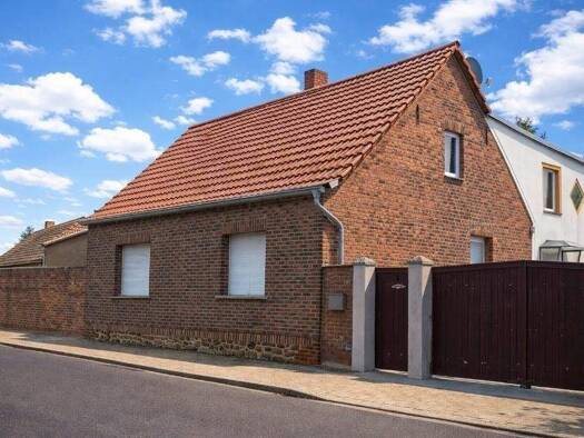 Einfamilienhaus zum Kauf 98.000 € 4 Zimmer 131 m² 380 m² Grundstück frei ab sofort Schartau Burg 39288