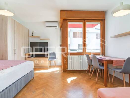 Wohnung zur Miete 650 € 2 Zimmer 32 m² 3. Geschoss Zagreb