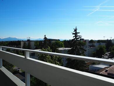 Wohnung zum Kauf 165.000 € 2 Zimmer 57 m² Dachgeschoss, 8. Geschoss frei ab sofort Pallinger Straße 3 Traunreut Traunreut 83301