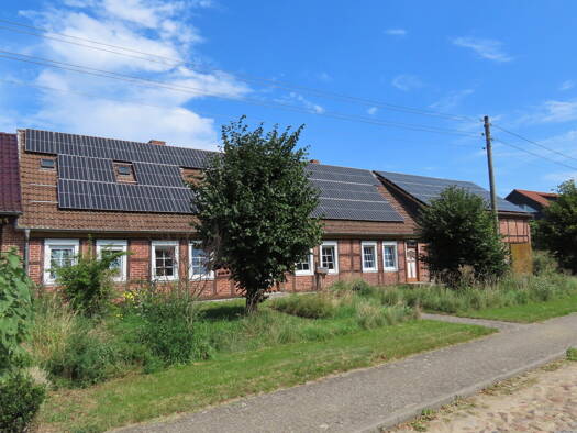 Haus zum Kauf 275.000 € 8 Zimmer 165 m² 15.980 m² Grundstück Ziemendorf 39619