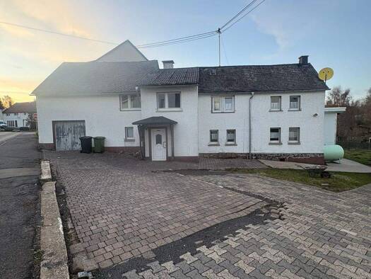 Einfamilienhaus zum Kauf 160.000 € 7 Zimmer 150 m² 616 m² Grundstück frei ab sofort Langenhahn 56459