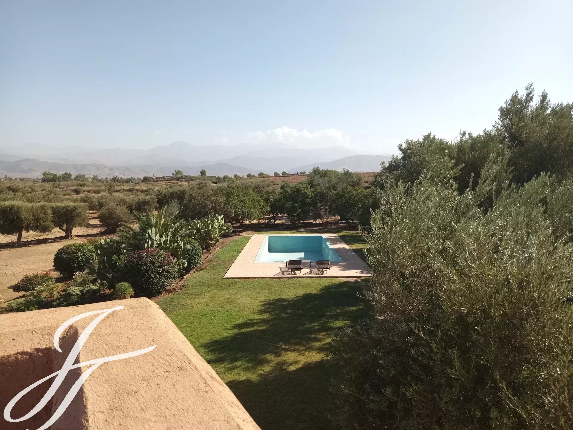 Mehrfamilienhaus zum Kauf als Kapitalanlage geeignet 947.600 € 7 Zimmer 420 m²<br/>Wohnfläche 39.000 m²<br/>Grundstück Marrakech 40000