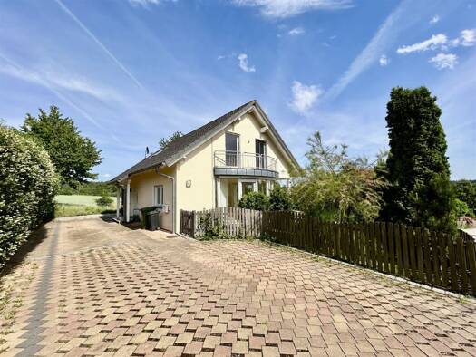 Haus zum Kauf 675.000 € 6 Zimmer 135 m² 678 m² Grundstück frei ab sofort Furth Furth 84095