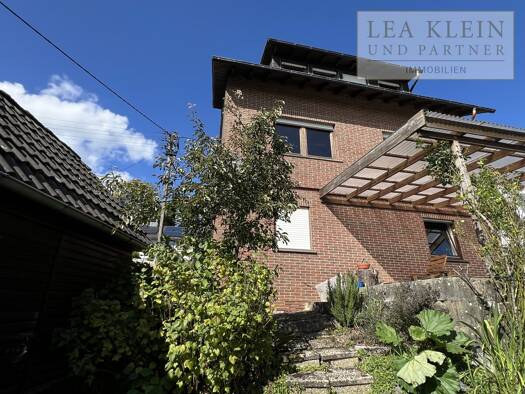 Doppelhaushälfte zum Kauf 230.000 € 5 Zimmer 106 m² 851 m² Grundstück Büschergrund Freudenberg 57258