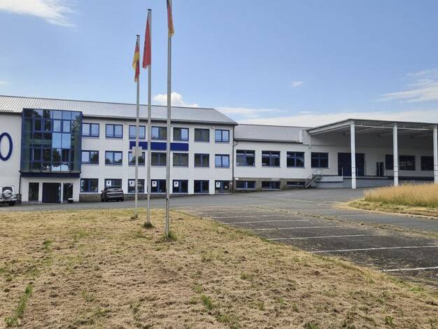 Produktionshalle zum Kauf 1.395.000 € 3.970 m² Lagerfläche Zell Zell im Fichtelgebirge 95239
