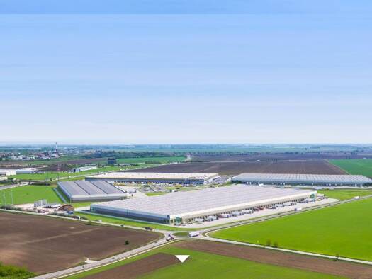 Produktionshalle zur Miete - Erstbezug provisionsfrei 62.731 m² Lagerfläche teilbar ab 6.988,5 m² Sered 926 01