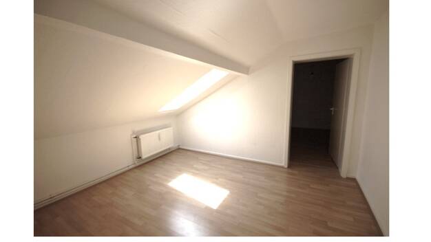 Wohnung zur Miete 580 € 3,5 Zimmer 87 m² Dachgeschoss, 2. Geschoss frei ab 01.08.2025 Am Wasserturm Mönchengladbach 41063