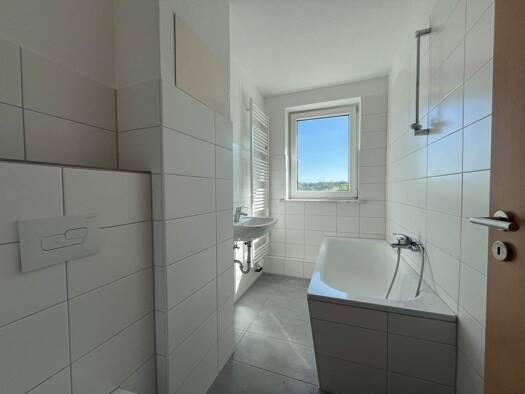 Wohnung zur Miete 279 € 2 Zimmer 48,4 m² 3. Geschoss frei ab sofort Leipziger Str. 123 Pölbitz Zwickau 08058