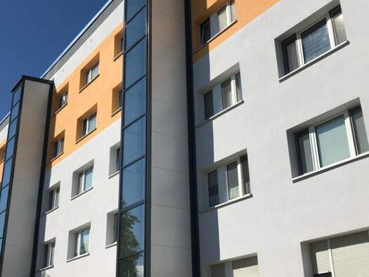 Wohnung zur Miete 828 € 6 Zimmer 127,3 m² 4. Geschoss frei ab sofort Magdeborner Straße 2 Borna 04552