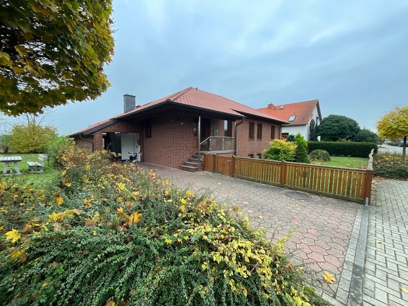 Einfamilienhaus zur Miete 1.490 € 4 Zimmer 173,8 m²<br/>Wohnfläche 700 m²<br/>Grundstück 01.02.2025<br/>Verfügbarkeit Bortfeld Wendeburg 38176