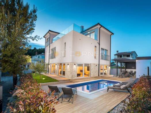 Einfamilienhaus zum Kauf 1.400.000 € 6 Zimmer 360 m² Fažana Fažana 52212