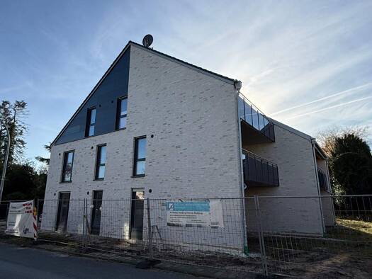 Wohnung zur Miete 1.075 € 3 Zimmer 89,8 m² Geschoss 2/3 frei ab 01.05.2026 Harsewinkel 33428