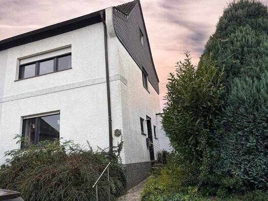 Doppelhaushälfte zum Kauf 229.000 € 4 Zimmer 78,6 m² 278 m² Grundstück Übach Übach-Palenberg 52531