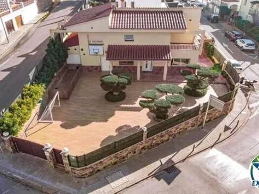 Chalet zum Kauf 675.000 € 3 Zimmer 211 m² Gran Via De Pau Casals, 60 Roses 17480