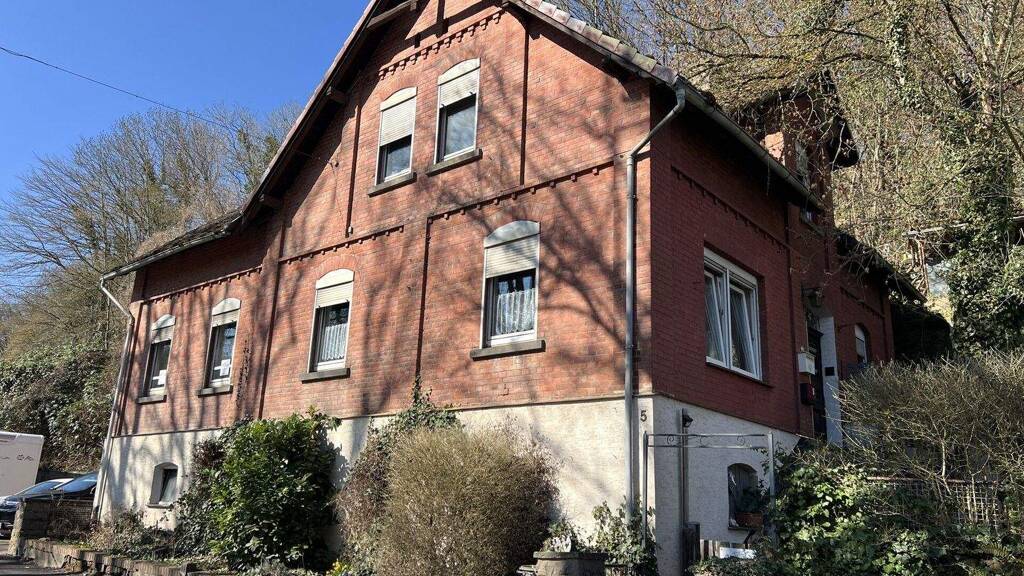Einfamilienhaus zum Kauf 99.000 € 7 Zimmer 208 m² 2.474 m² Grundstück Helmarshausen Bad Karlshafen 34385