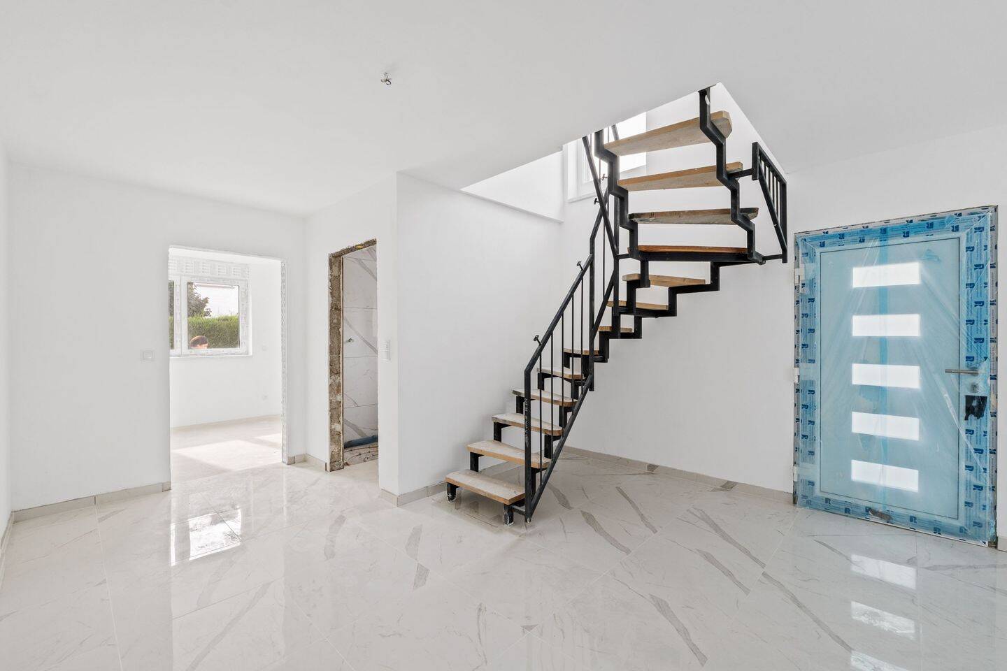 Property thumbnail 2