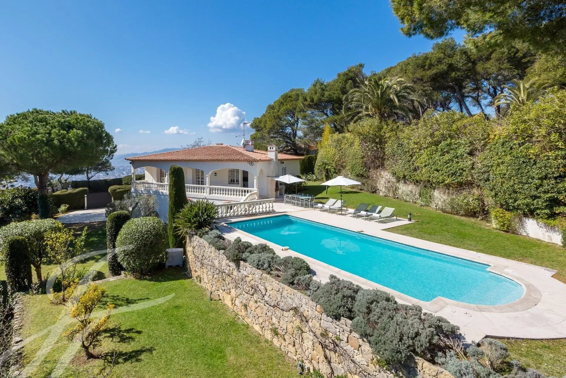 Haus zur Miete Wohnen auf Zeit provisionsfrei 300 m²<br/>Wohnfläche Collines Cannes 06400