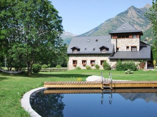 Haus zum Kauf 2.000.000 € 16 Zimmer 1.208 m² 11.928 m² Grundstück Benasque/Benás 22440