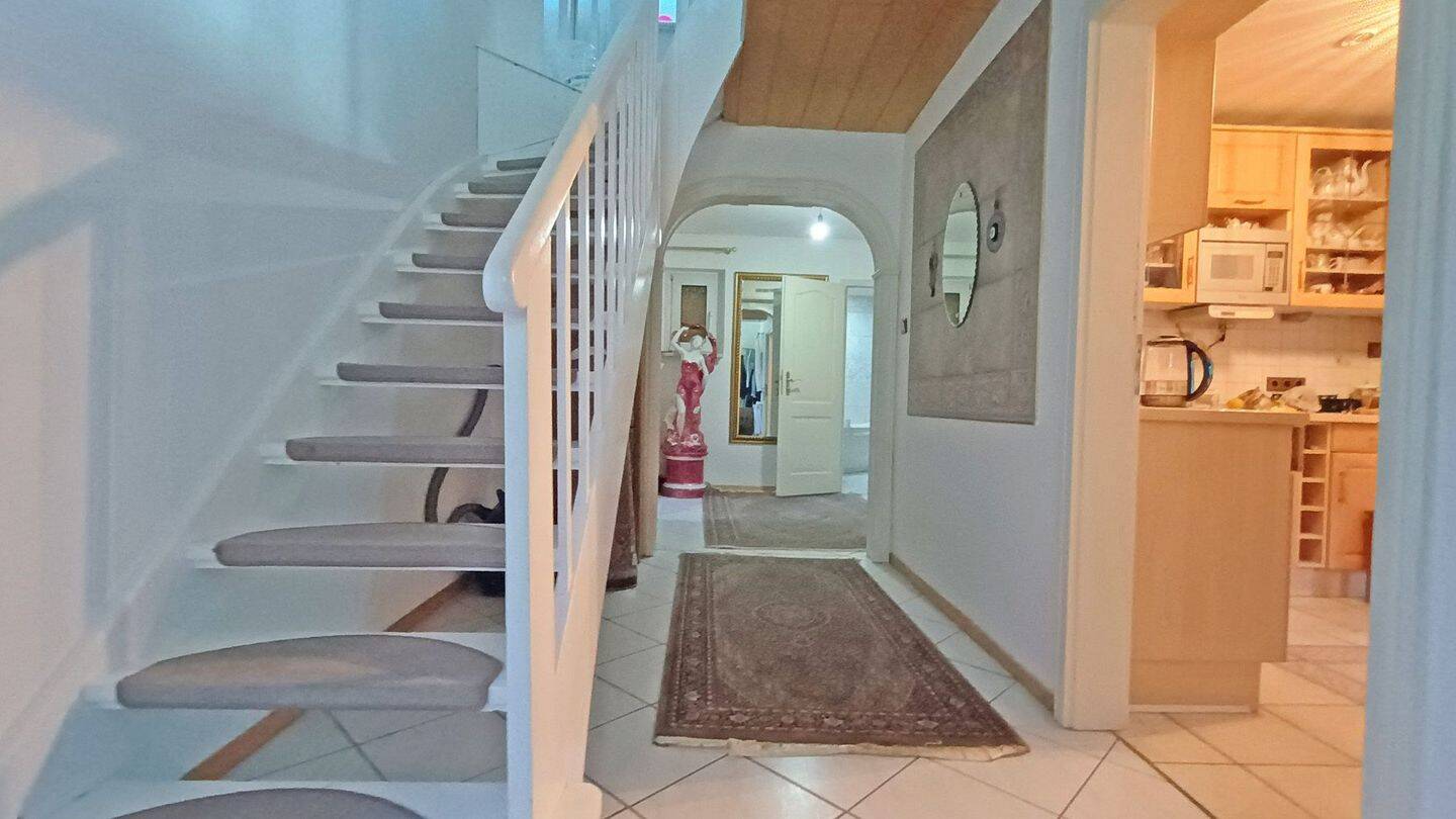 Property thumbnail 3