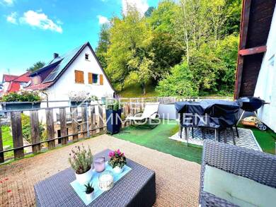 Mehrfamilienhaus zum Kauf 389.000 € 7 Zimmer 193 m² 789 m² Grundstück Bad Urach Bad Urach 72574