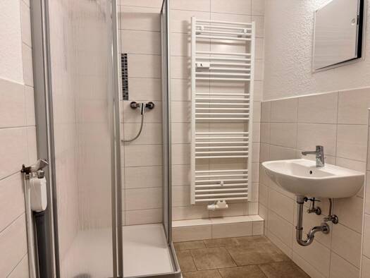Wohnung zur Miete 374 € 2 Zimmer 58,4 m² 3. Geschoss frei ab sofort Straße der DSF 35 Zeulenroda Zeulenroda-Triebes 07937