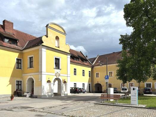 Reihenmittelhaus zum Kauf 230.000 € 6 Zimmer 128 m² 316 m² Grundstück frei ab sofort Oberalteich Bogen 94327