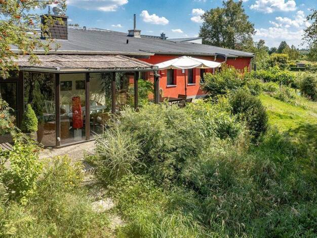 Villa zum Kauf provisionsfrei 1.650.000 € 13 Zimmer 639 m² 3.076 m² Grundstück Daimlerstr. 14 Neuhof Taunusstein Neuhof 65232