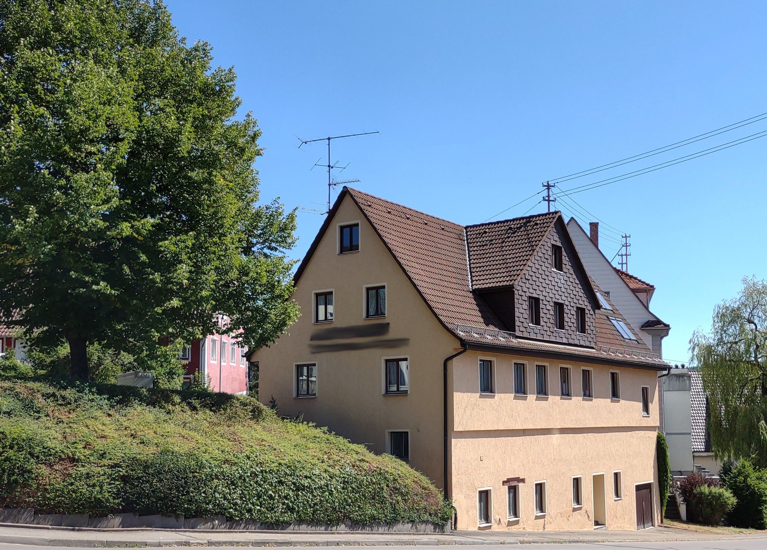 Mehrfamilienhaus zum Kauf 319.000 € 8 Zimmer 228 m²<br/>Wohnfläche 251 m²<br/>Grundstück Deißlingen Deißlingen 78652