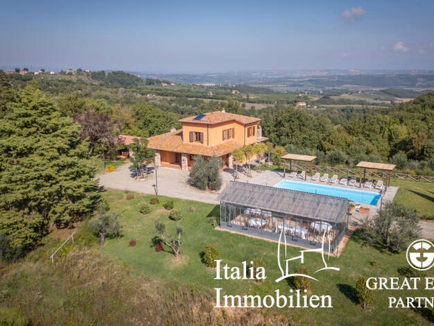 Villa zum Kauf 1.250.000 € 14 Zimmer 290 m² 9.000 m² Grundstück Città della Pieve 06062